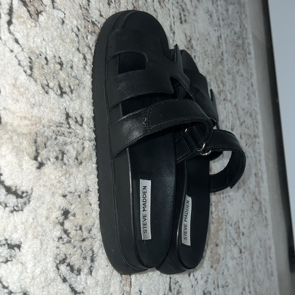 Steve Madden Black Leather Sandal - Picture 3 of 12